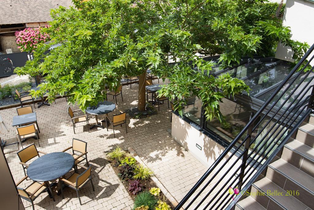 L'Hostellerie D'Acquigny Exterior foto